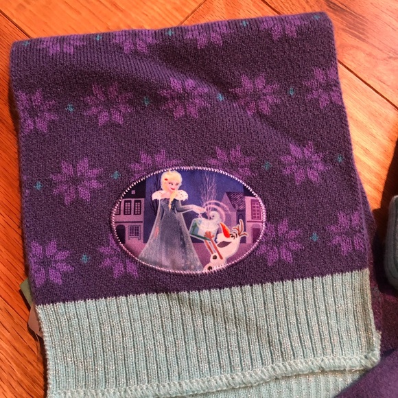 Disney Elsa Frozen Kids Hat,scarf and Gloves Set - Purple and Blue - Picture 2 of 3
